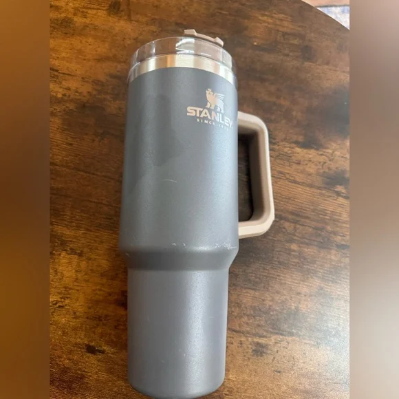 Stanley Adventure Quencher 40 oz Tumbler Cup W Straw COAL - perfect fall color - Picture 3 of 10